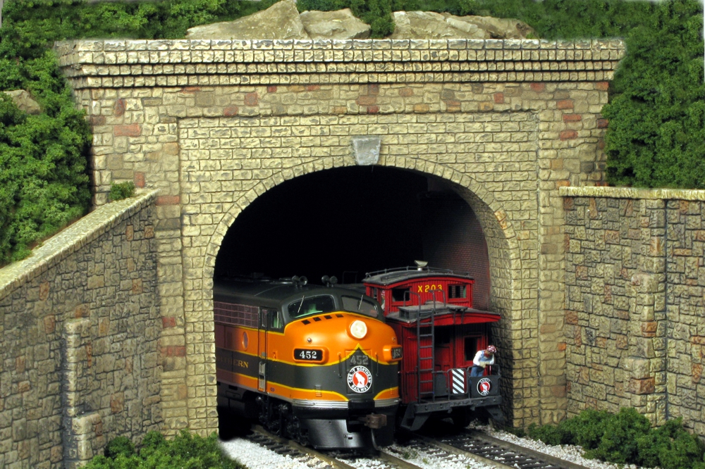 CUT STONE #210 Single Track Tunnel Portal N-Scale Monroe Models 